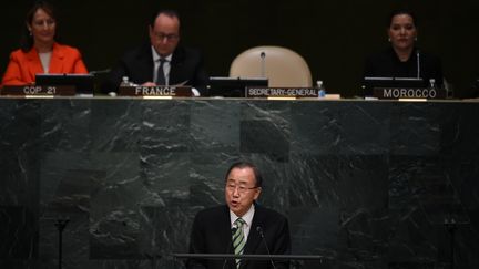 Signature de la COP21 : "C'est un moment d'histoire," lance Ban Ki-moon, en français, à la tribune de l'"ONU