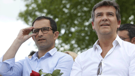 &nbsp; (Benoit Hmaon et Arnaud Montebourg à la Fête de la rose de Frangy-en-Bresse © Maxppp)