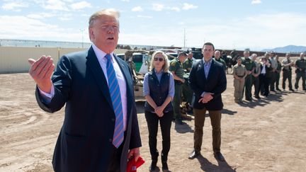 Donald Trump à Calexico, en Californie, à la frontière entre les Etats-Unis et le Mexique, vendredi 5 avril 2019.&nbsp; (SAUL LOEB / AFP)