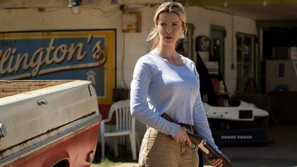 The Hunt&nbsp;(La Chasse), un film mettant en scène des&nbsp;"élites"&nbsp;traquant pour le plaisir des&nbsp;"Américains ordinaires", dont la sortie avait été annulée en 2019, sera dans les salles américaines le 13 mars. (Betty Gilpin/Universal Pictures France)