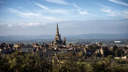 Vue générale de la commune d'Autun, en Saône-et-Loire. (JEFF PACHOUD / AFP)