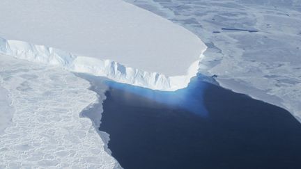  (La fonte des glaciers de l'Ouest de l'Antarctique s'accélère © REUTERS| NASA)