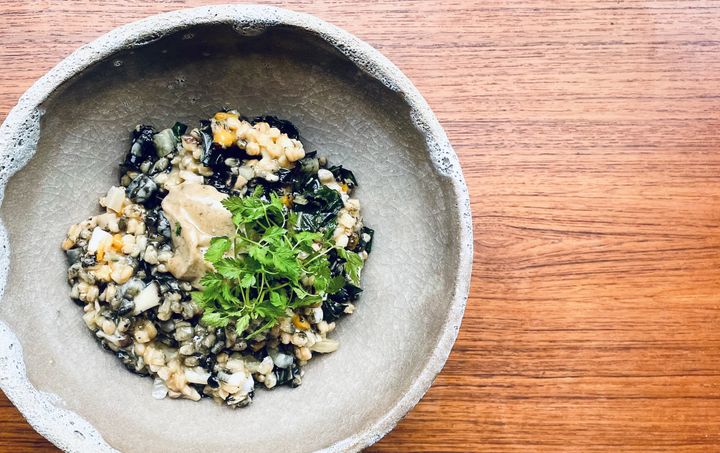 Le petit épeautre comme un risotto, un plat pour redonner de l'énergie après les fêtes (ÉMILIE FELIX)