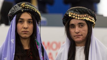 Nadia Murad et&nbsp;Lamiya Haji Bachar, lauréates du Prix Sakharov 2016 du Parlement européen (PATRICK SEEGER / EPA)