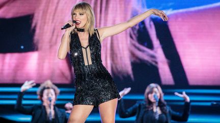 Taylor Swift donne un concert lors du Grand Pix des Etats-Unis de Formule 1, le 22 octobre 2016, à Austin (Texas).&nbsp; (SUZANNE CORDEIRO / AFP)