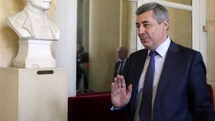 Henri Guaino, le 3 avril 2013, dans les couloirs de l'Assembl&eacute;e nationale, &agrave; Paris. (KENZO TRIBOUILLARD / AFP)