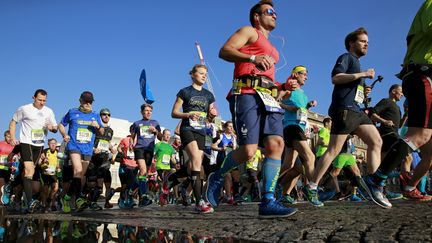 Le marathon de Paris est le deuxième du monde en terme d'affluence, plus de 57 000 inscrits en 2017.&nbsp; (BENOIT TESSIER / REUTERS)