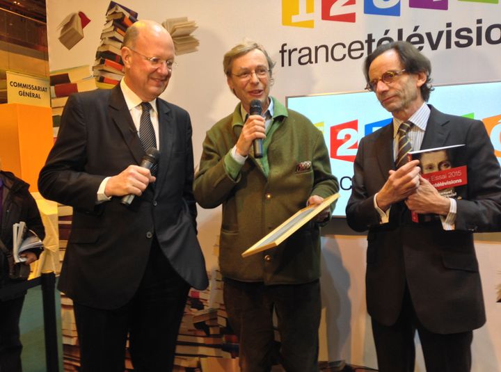 Emmanuel de Waresquiel, entouré de Rémy Pflimlin, président de France Télévisions, et d'Olivier Barrot, président du jury
 (Pierre-Yves Grenu)