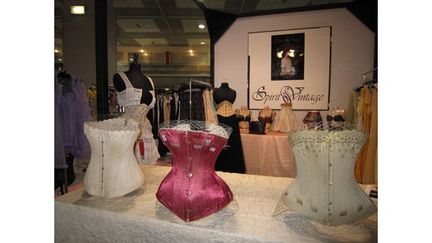 Qui n’a déjà pas rêvé de repartir du salon avec de la lingerie ? Spirit of Vintage, Un stand de lingerie vintage historique propose, à l&#039;achat, des pièces uniques de lingerie vintage.
 (Corinne Jeammet)