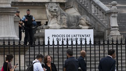 L'extérieur du palais de justice de Paris lors du début du procès de l'attentat de Nice le 5 septembre 2022. (MAGALI COHEN / HANS LUCAS)