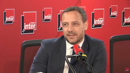 Le secrétaire d'État chargé de la Protection de l'enfance Adrien Taquet,&nbsp;le 18 avril 2019 sur France Inter. (FRANCE INTER)