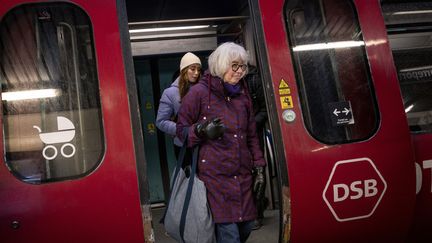 Passagers du métro de Copenhague, le 1er février 2022 (LISELOTTE SABROE / RITZAU SCANPIX)