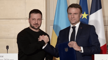 Guerre en Ukraine : Emmanuel Macron et Volodymyr Zelensky signent un accord de sécurité (franceinfo)