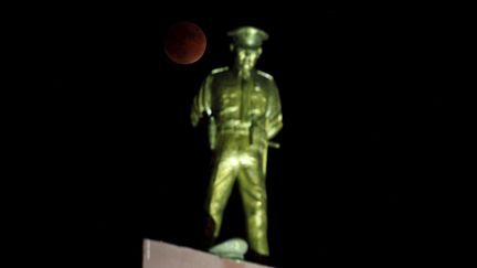 L'opposition rouge-vert marche &eacute;galement tr&egrave;s bien avec cette statue d'un militaire &agrave;&nbsp;Ciudad Juarez (Mexique). (  REUTERS)