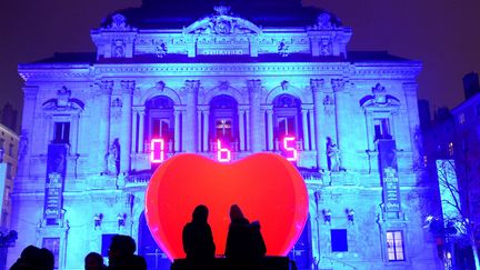 La fête des Lumières de Lyon 2016 présente une quarantaine de projets artistique. Durant trois jours le coeur de Lyon bat au rythme du coeur du théâtre des Célestins (Installation Franck Pelletier)
 (Ville de Lyon / Muriel Chaulet)