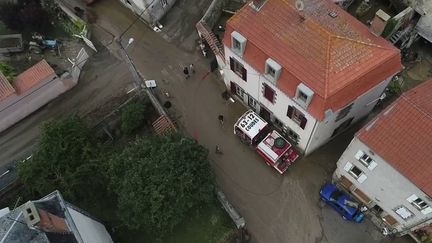 Le village de Sauvagnat-Sainte-Marthe, dans le Puy-de-Dôme, a été traversé par une coulée de boue provoquée par de violents orages dans la nuit du dimanche 27 au lundi 28 juin. (CAPTURE ECRAN FRANCE 2)