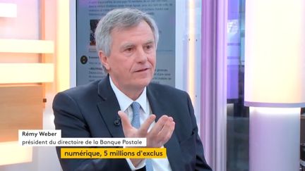 Invité de Jean-Paul Chapel dans ":L’éco" lundi 27 mars, le président du directoire de la Banque postale, Rémy Weber, annonce le lancement d’un plan de soutien pour les exclus du numérique.