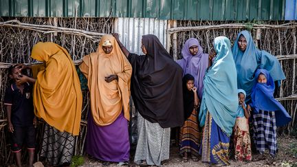 Mohamed Kalil, conseiller aux Affaires humanitaires pour MSF en Somalie et au Somaliland, faisait partie de la première équipe déployée à Beledweyne. Il raconte&nbsp;: "Gonflé par les eaux des hautes-terres de l’Ethiopie voisine, le fleuve Shabelle a débordé à la fin du mois d’octobre, inondant la quasi-totalité de la ville. Les fortes pluies saisonnières sont fréquentes dans la région, mais cette année le phénomène a pris une ampleur dramatique."&nbsp; &nbsp; (LUIS TATO / AFP)