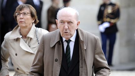 L'ancien r&eacute;sistant Louis Cortot arrive au Palais de l'Elysee &agrave; Paris le 15 mai 2012, pour assister a la c&eacute;r&eacute;monie d'investiture du nouveau pr&eacute;sident de la R&eacute;publique Fran&ccedil;ois Hollande. (LIONEL BONAVENTURE / AFP)