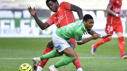 Face à Nîmes, Arnaud Nordin et les Stéphanois n'ont pas réussi à enchaîner. (PHILIPPE DESMAZES / AFP)