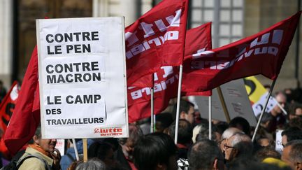 Dans le défilé du 1er-Mai&nbsp;à Rennes&nbsp;en 2017. (DAMIEN MEYER / AFP)