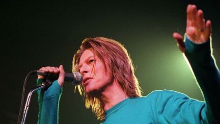 David Bowie sur scène à l'Elysée Montmartre (Paris) en octobre 1999.
 (Nebinger/Hounsfield/SIPA)