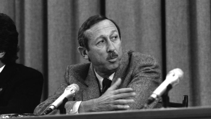 Roy E. Disney lors d'une conférence de presse en Union soviétique en 1988. (GALINA KMIT/SIPA / SIPA)