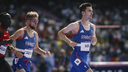 Hugo Hay lors des qualifications du 5 000 m aux JO 2024, le 7 août, au stade de France. (VINCENT CURUTCHET/KMSP/AFP)