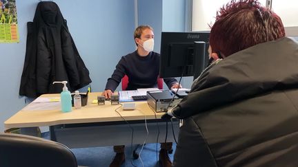 Des consultations organisées à l'hôpital de Luçon en Vendée, pour pallier le manque de médecins généralistes et désengorger les urgences.&nbsp; (CAPTURE D'ÉCRAN FRANCE 3)