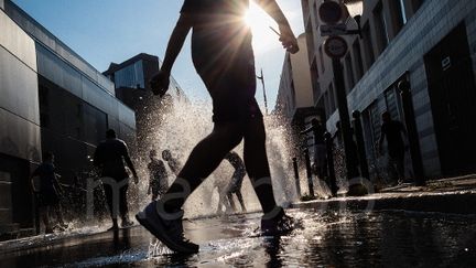 Quand il fait plus chaud, ou plus froid, que les températures moyennes observées, l'économie s'en ressent nettement. (MaxPPP)