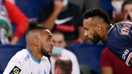 Dimitri Payet et Neymar lors de la 3e journée de Ligue 1 (FRANCK FIFE / AFP)