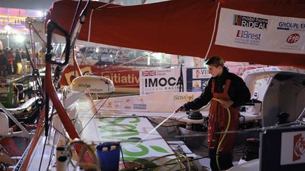 Samantha Davies quelques heures avant le départ (JEAN-SEBASTIEN EVRARD / AFP)