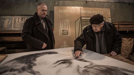 L'acteur Boguslaw Linda et le réalisateur Andrzej Wajda sur le plateau des "Fleurs bleues"
 (KMBO)