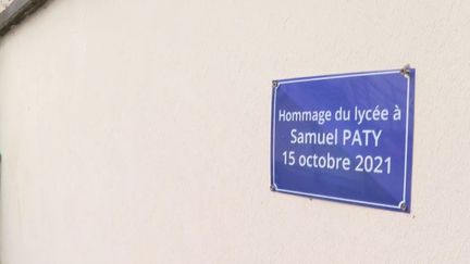 Laïcité :&nbsp;deux ans après la mort de Samuel&nbsp;Paty, le combat pour la laïcité dans les collèges et les lycées (France 2)