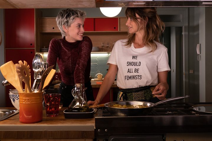 Penélope Cruz et Milena Smit dans&nbsp;"Madres Paralelas" de Pedro Almodovar (2021). (EL DESEO)