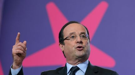 Fran&ccedil;ois Hollande lors de l'ouverture de la deuxi&egrave;me conf&eacute;rence sociale de son quinquennat, &agrave; Paris, le 20 juin 2013. ( PHILIPPE WOJAZER / REUTERS)