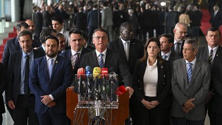 Le discours de Jair Bolsonaro, 48 heures après sa défaite l'élection présidentielle au Brésil, le 1er novembre 2022. (EVARISTO SA / AFP)