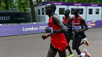 Kiprotich devance les deux Kenyans (DANIEL GARCIA / AFP)