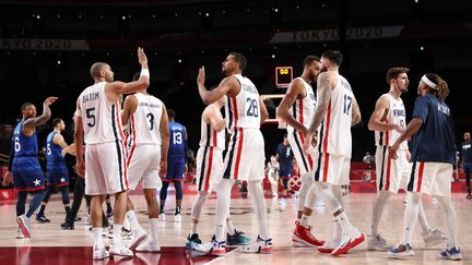 Nicolas Batum et les Bleus ont parfaitement débuté leur tournoi olympique en faisant tomber Team USA, dimanche 25 juillet à Tokyo. (THOMAS COEX / AFP)