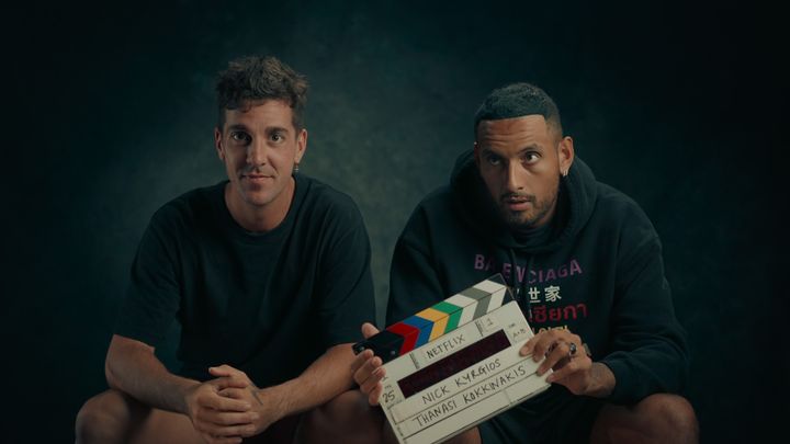 Les joueurs australiens Thanasi Kokkinakis (à gauche) et Nick Kyrgios (à droite) lors d'une interview face caméra dans le documentaire "Break point" de Netflix. (Courtesy of Netflix)