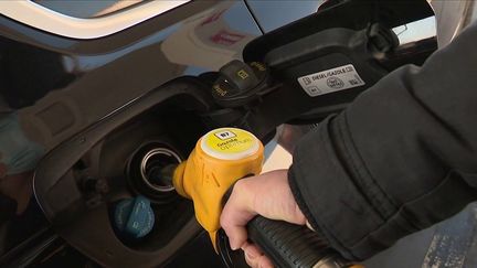 Hausse des prix du carburant : les travailleurs et entreprises sont inquiets