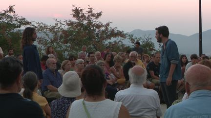 Le village d'Olmeto vit au rythme&nbsp;du théâtre pendant une semaine de&nbsp;festival. (France 3 Corse)