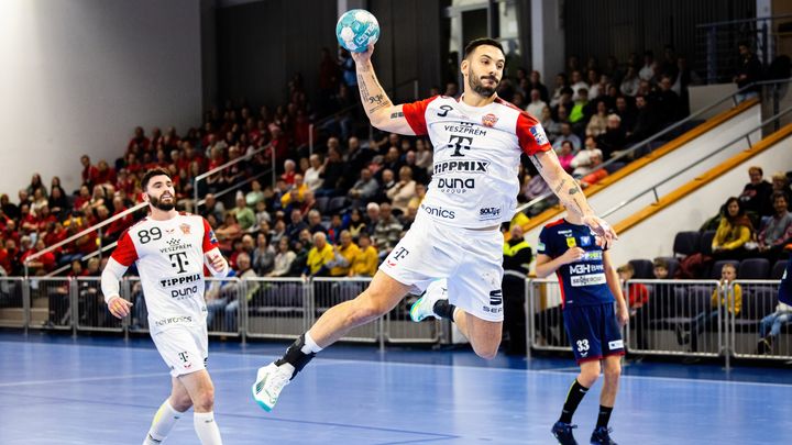 Hugo Descat et Ludovic Fabregas avec Veszprém contre Balatonfüredi KSE le 9 décembre 2023. (Telekom Veszprém)