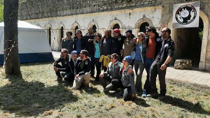 Les volontaires de la mission Deep Time, à la sortie de la grotte en Ariège, le 24 avril 2021 (ALAIN GASTAL / FRANCEINFO)