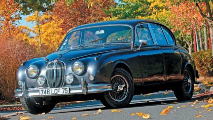 La Jaguar MK II ayant appartenu à Coluche entre 1980 et 1985. (capture d'écran)&nbsp; (AGUTTES)