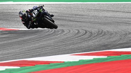 Maverick Vinales (Yamaha), lors de la session de qualifications pour le Grand prix de Styrie, le 7 août. (JOE KLAMAR / AFP)