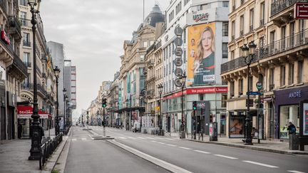 Une&nbsp;rue déserte, à Paris, le 17 mars 2020. (MAXPPP)