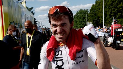 Ion Izagirre après sa victoire à Belleville-en-Beaujolais sur le Tour de France, le 13 juillet 2023. (BENOIT TESSIER / AFP)