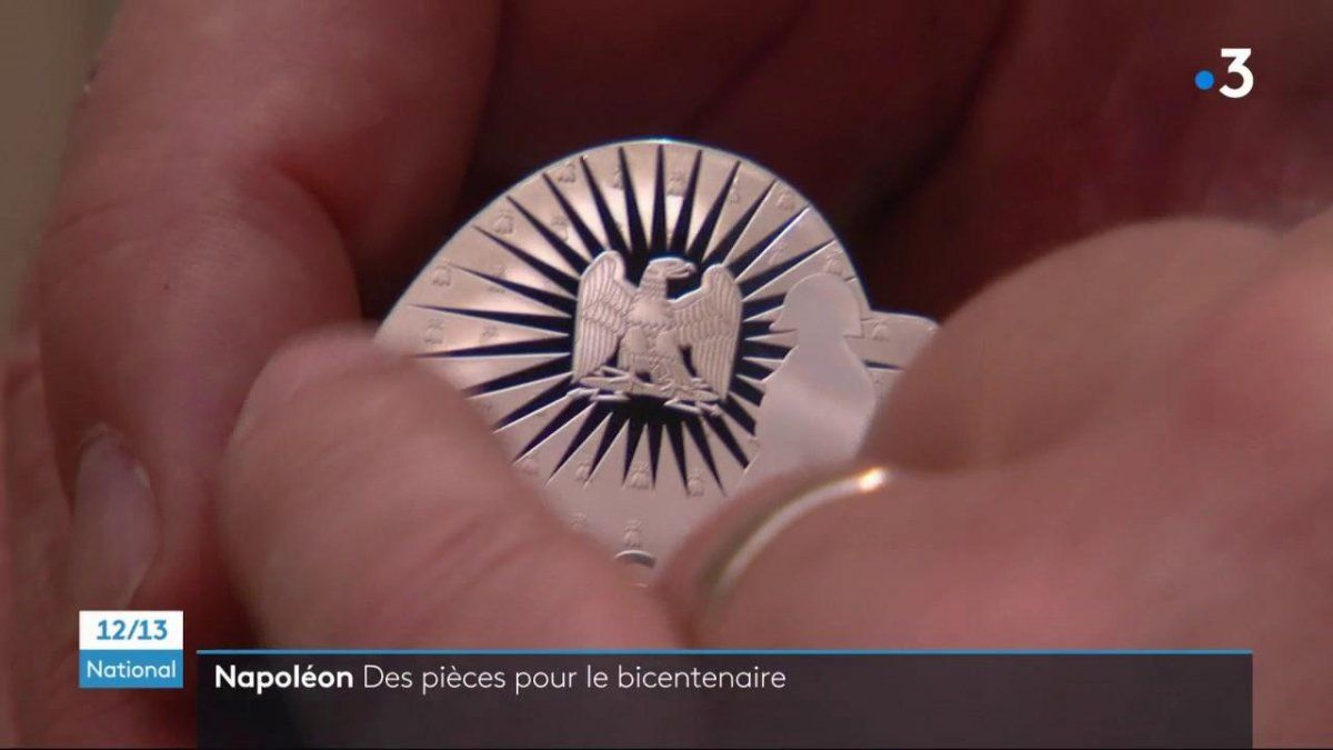 La Monnaie de Paris crée une pièce Napoléon en forme de bicorne - Le  Parisien