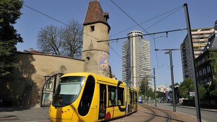 La&nbsp;tour du Bollwerk à Mulhouse (Haut-Rhin), le 22 août 2011.&nbsp; (MATTES REN / HEMIS.FR / AFP)